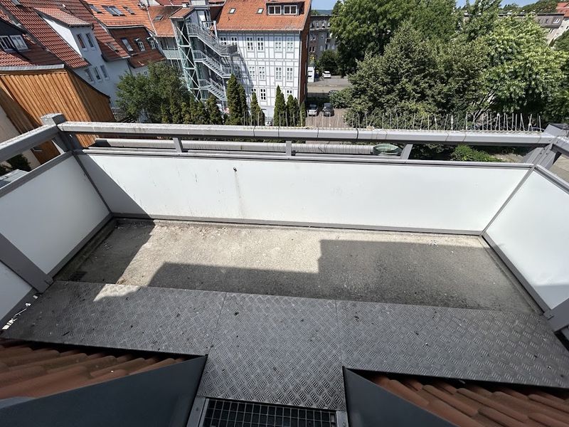Schnell sein! Helle 2-Zimmer-Wohnung mit zwei Balkonen!